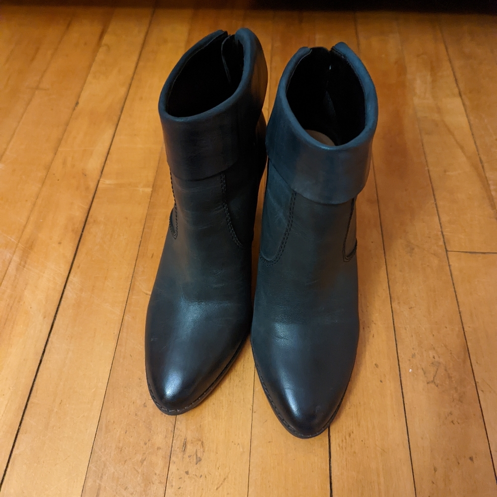 NWOT Lucky Brand leather booties. Size 7.5